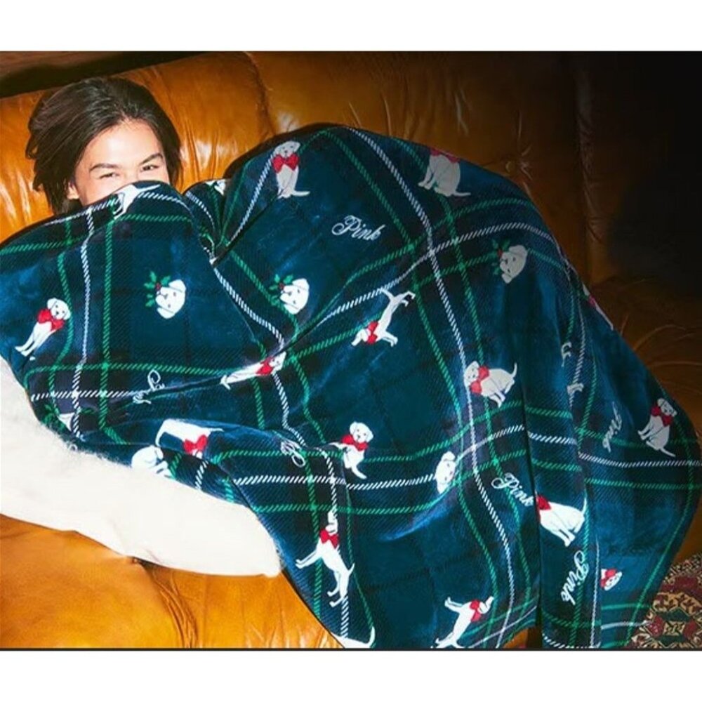 Victoria's Secret Pink Cozy Fleece Sherpa Logo Blanket Holiday Puppy Bow 60x50